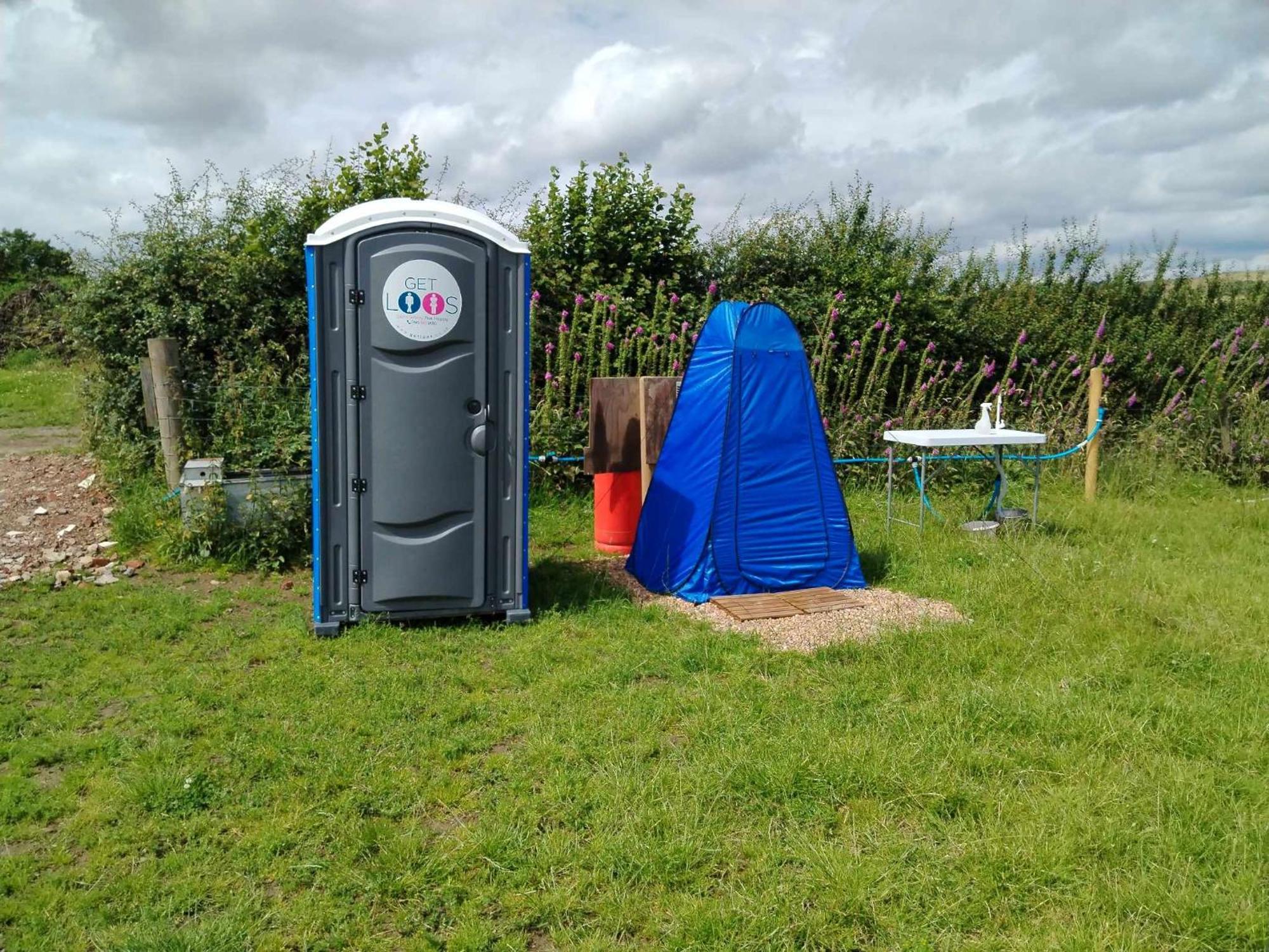 Caravan In The Peak District Campsite Holmesfield